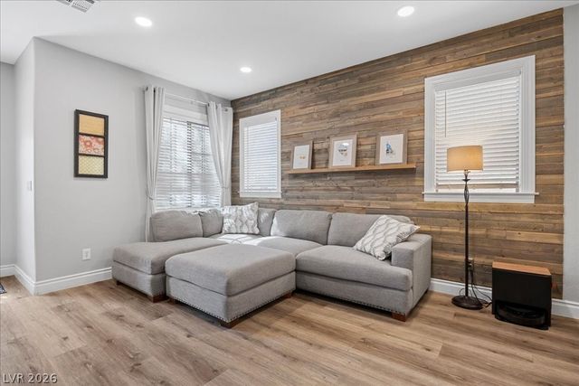 8224 Sawmill Falls Street, North Las Vegas, NV 89085