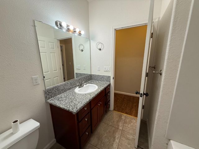 945 Skyline Dr, Yuba City, CA 95991