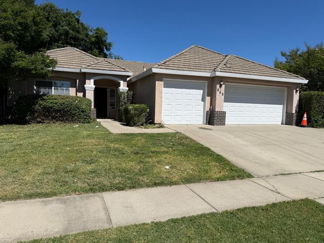 945 Skyline Dr, Yuba City, CA 95991