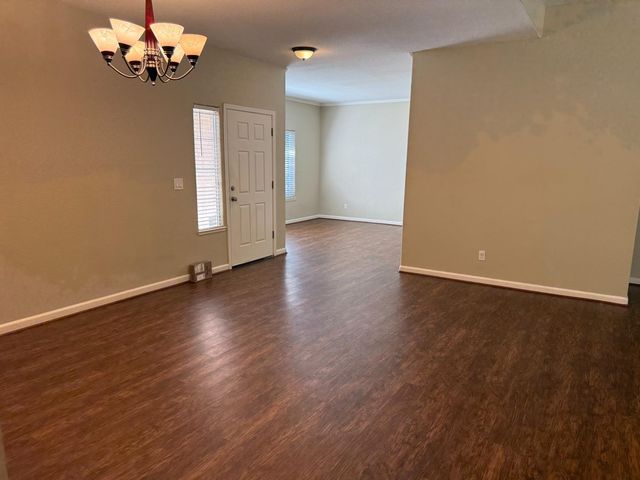 945 Skyline Dr, Yuba City, CA 95991