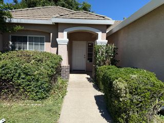 945 Skyline Dr, Yuba City, CA 95991