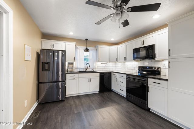 380 Oakrun Dr, Mt Washington, KY 40047