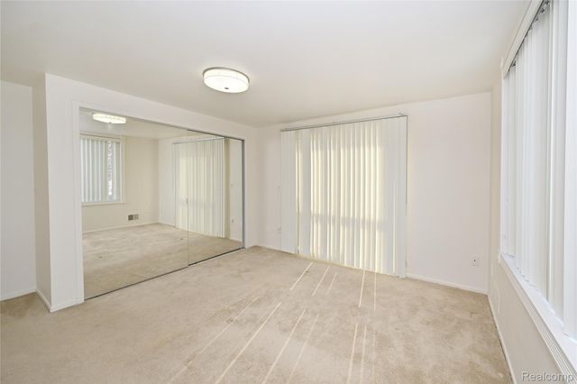 1825 Long Pointe Drive, Bloomfield Charter Township, MI 48302