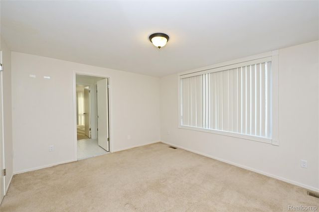 1825 Long Pointe Drive, Bloomfield Charter Township, MI 48302