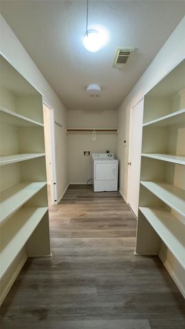 6002 Stirring Winds Lane, Houston, TX 77086