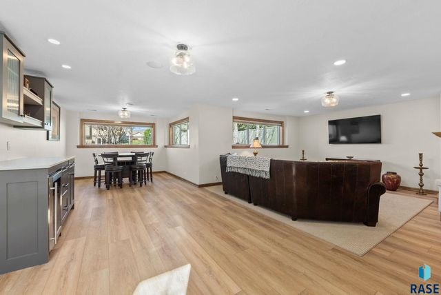3805 S Mesquite Ave Avenue, Sioux Falls, SD 57110