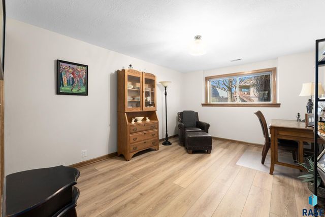 3805 S Mesquite Ave Avenue, Sioux Falls, SD 57110