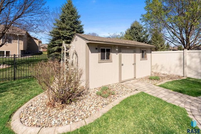 3805 S Mesquite Ave Avenue, Sioux Falls, SD 57110
