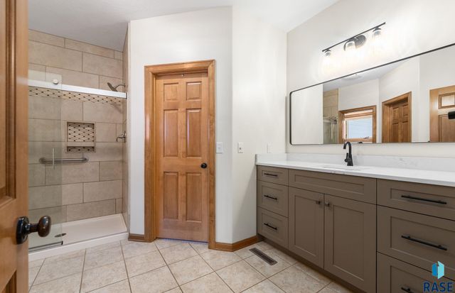 3805 S Mesquite Ave Avenue, Sioux Falls, SD 57110