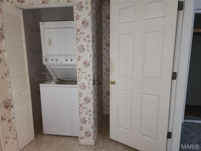 408 Bender Avenue, East Alton, IL 62024