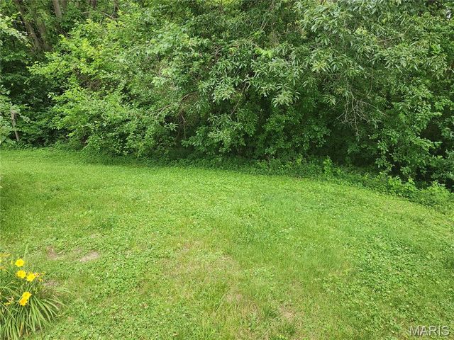 408 Bender Avenue, East Alton, IL 62024