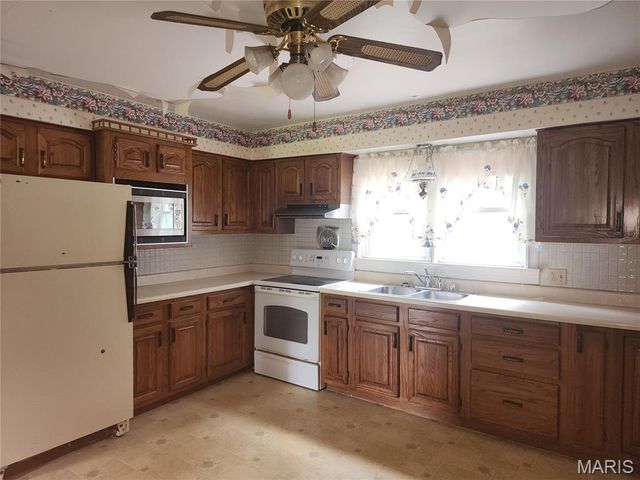 408 Bender Avenue, East Alton, IL 62024