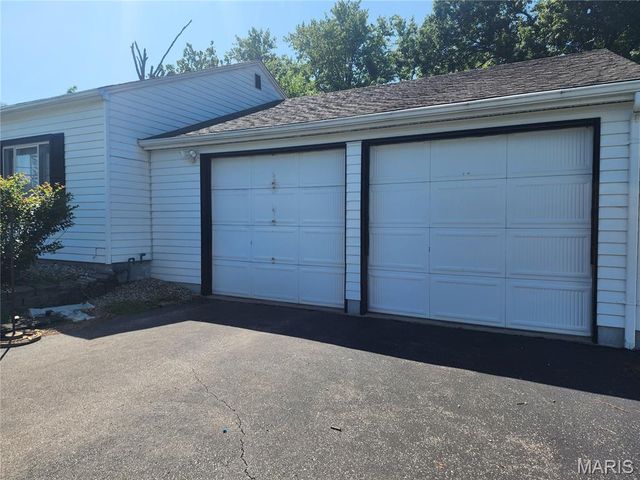 408 Bender Avenue, East Alton, IL 62024