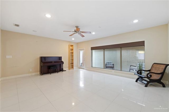 521 E Thornhill Avenue, Mcallen, TX 78503