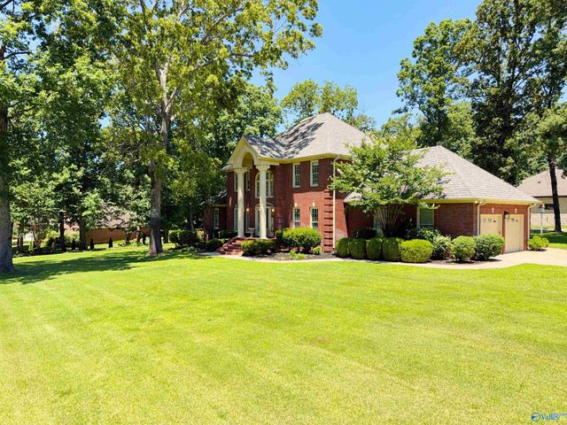 1503 Magnolia Drive NW, Hartselle, AL 35640