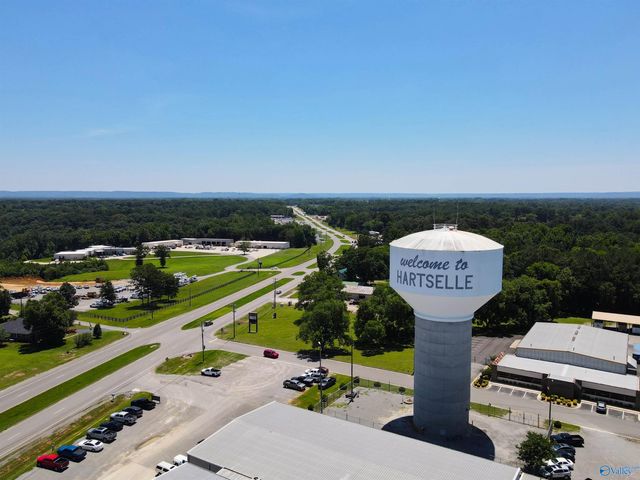 1503 Magnolia Drive NW, Hartselle, AL 35640