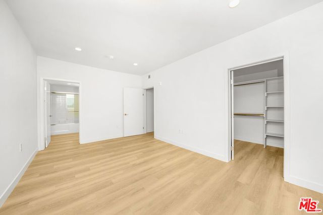14825 Delano Street 305, Los Angeles, CA 91411