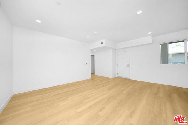 14825 Delano Street 305, Los Angeles, CA 91411
