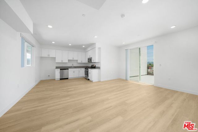 14825 Delano Street 305, Los Angeles, CA 91411