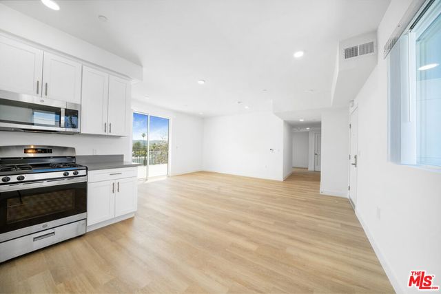 14825 Delano Street 305, Los Angeles, CA 91411