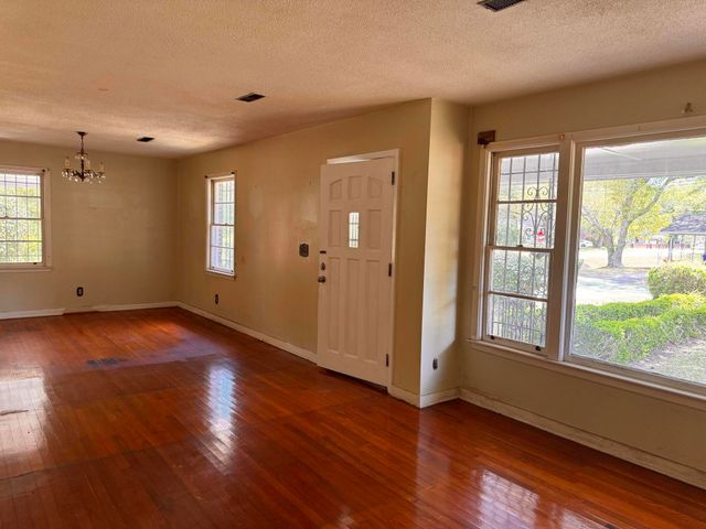 1106 Barrett Road, Charleston, SC 29407