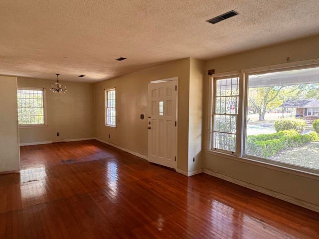 1106 Barrett Road, Charleston, SC 29407