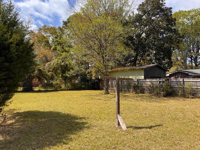 1106 Barrett Road, Charleston, SC 29407