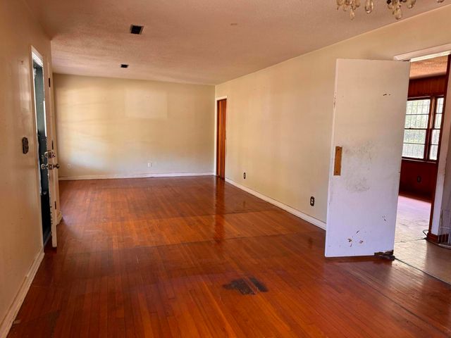 1106 Barrett Road, Charleston, SC 29407