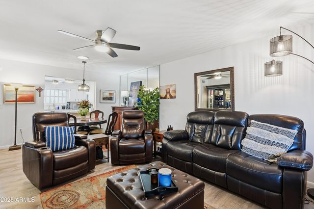 10320 W CORTE DEL SOL ESTE --, Sun City, AZ 85351