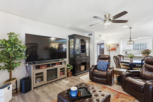 10320 W CORTE DEL SOL ESTE --, Sun City, AZ 85351