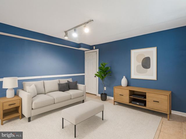 127 W WASHINGTON LN, Philadelphia, PA 19144