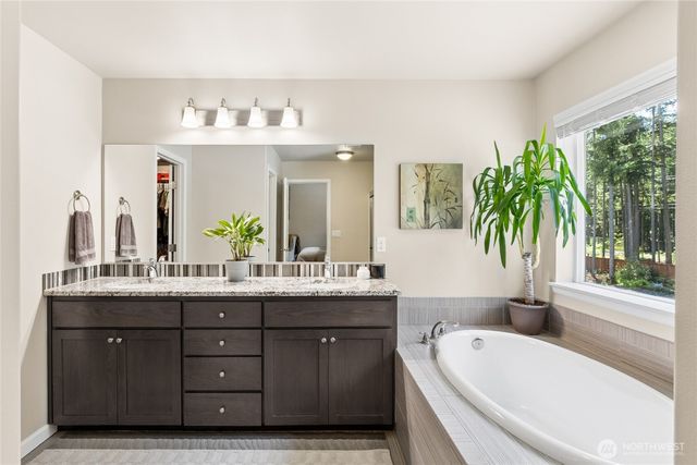 5143 Nuthatch Court NE, Lacey, WA 98516