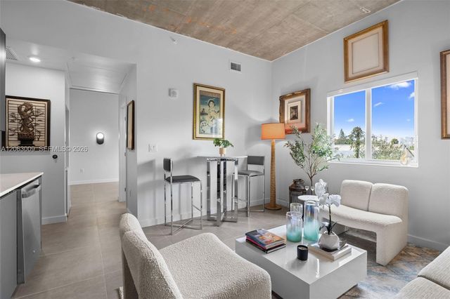 315 NW 32 Street 303, Miami, FL 33127