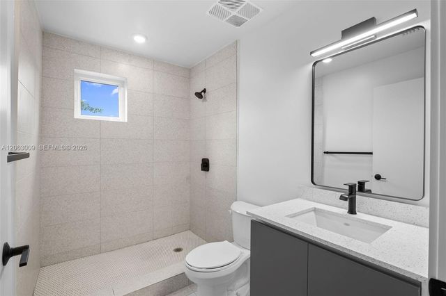 315 NW 32 Street 303, Miami, FL 33127