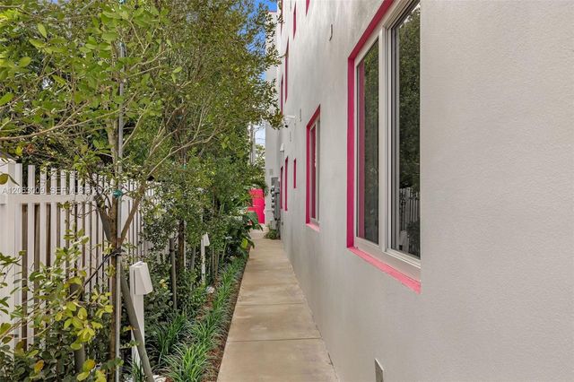 315 NW 32 Street 303, Miami, FL 33127