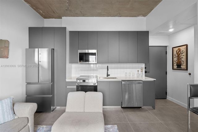 315 NW 32 Street 303, Miami, FL 33127