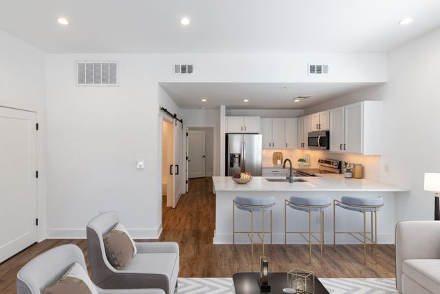 617 N Tyler Street, Dallas, TX 75208