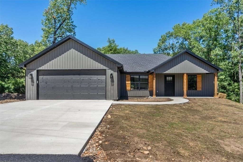 13 Berwick Lane, Bella Vista, AR 72714