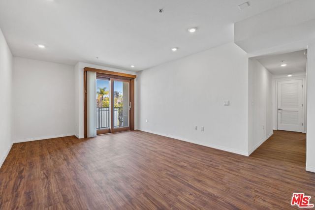 5245 Santa Monica Boulevard 325, Los Angeles, CA 90029