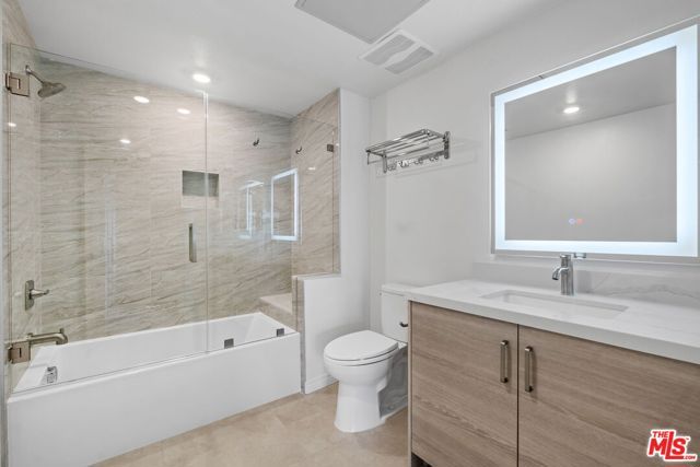 5245 Santa Monica Boulevard 325, Los Angeles, CA 90029
