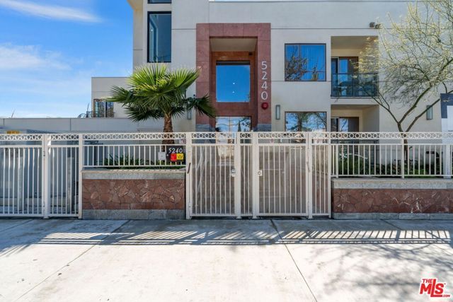 5245 Santa Monica Boulevard 325, Los Angeles, CA 90029