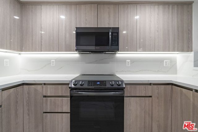 5245 Santa Monica Boulevard 325, Los Angeles, CA 90029