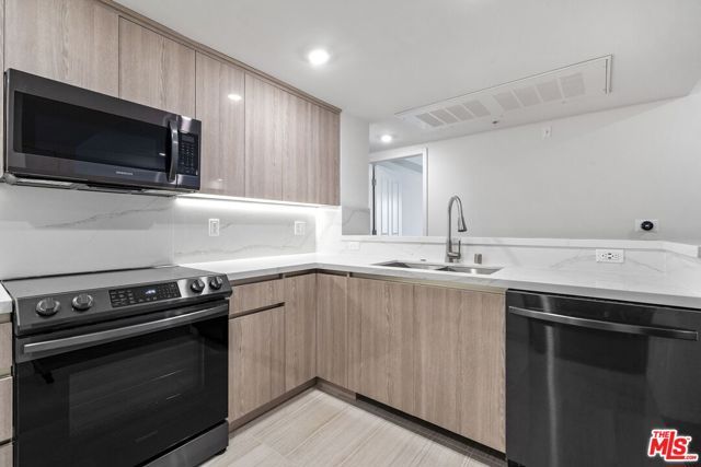 5245 Santa Monica Boulevard 325, Los Angeles, CA 90029