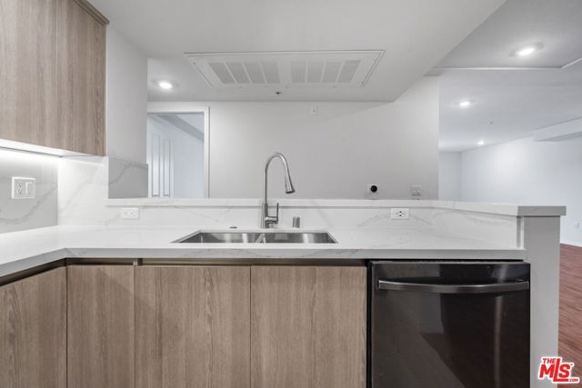 5245 Santa Monica Boulevard 325, Los Angeles, CA 90029