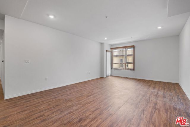 5245 Santa Monica Boulevard 325, Los Angeles, CA 90029