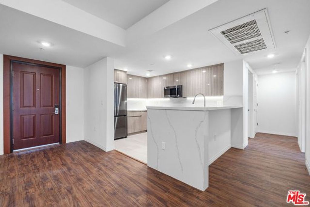 5245 Santa Monica Boulevard 325, Los Angeles, CA 90029