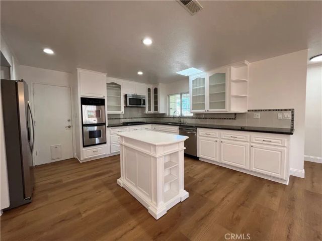16944 Superior, Northridge, CA 91343