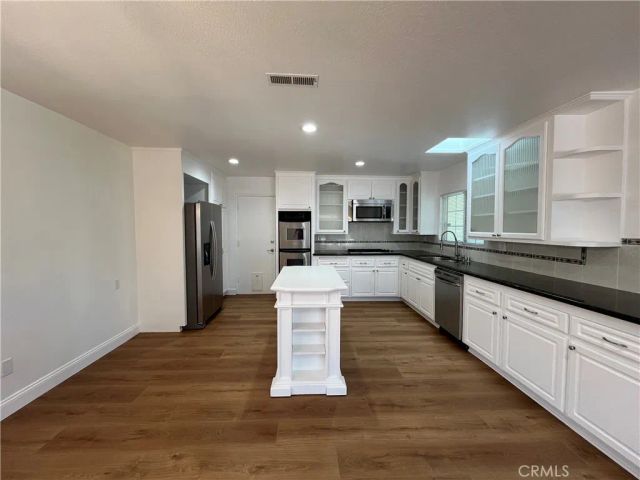 16944 Superior, Northridge, CA 91343