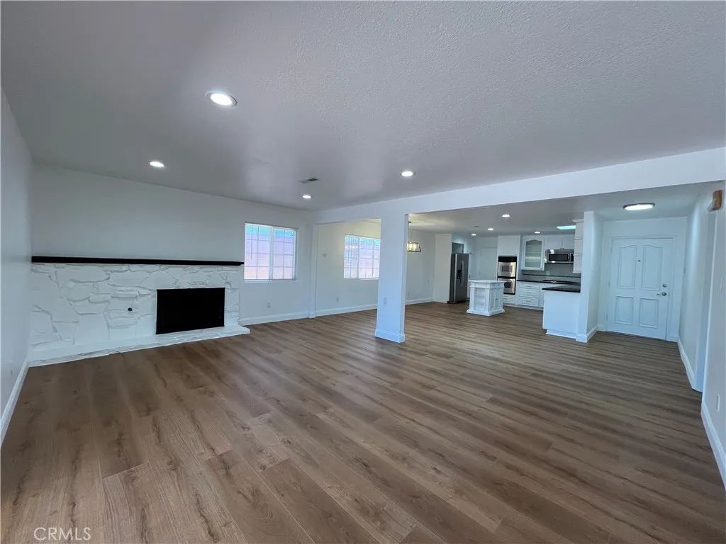 16944 Superior, Northridge, CA 91343