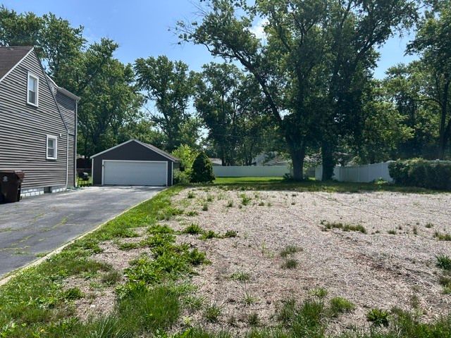 23 N Wabash Avenue, Glenwood, IL 60425
